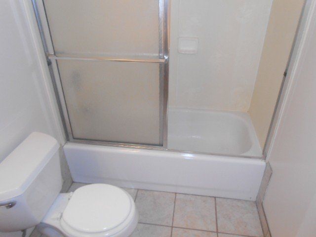 188 E. Lane Ave bathroom