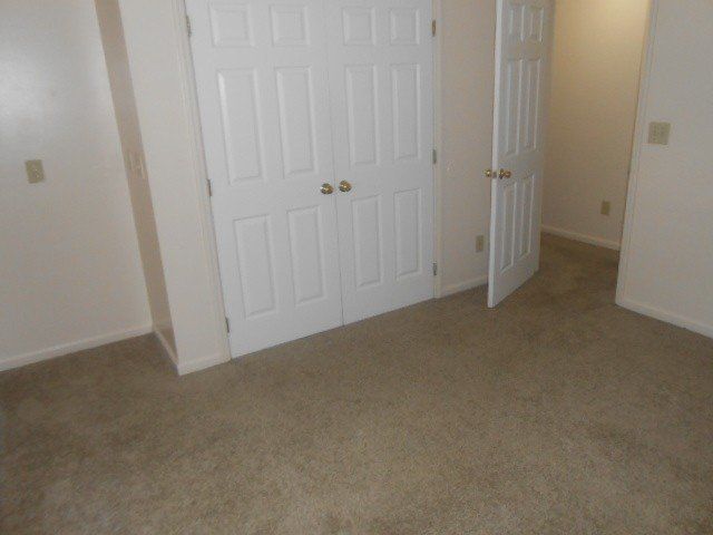 188 E. Lane Ave closet