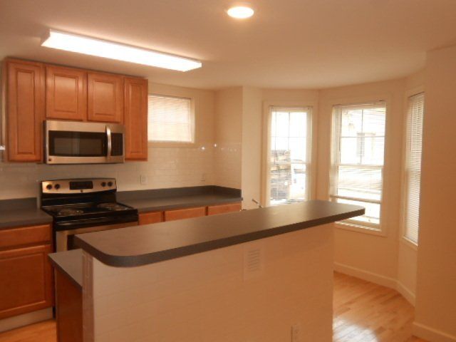 2067 Indianola Ave kitchen 3