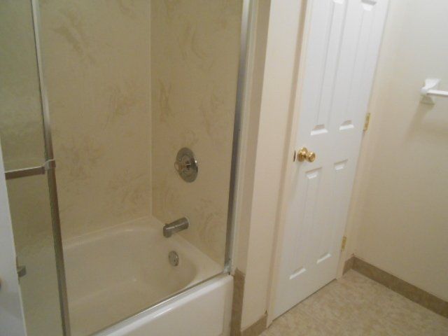 120 W. Maynard - Bathroom 03