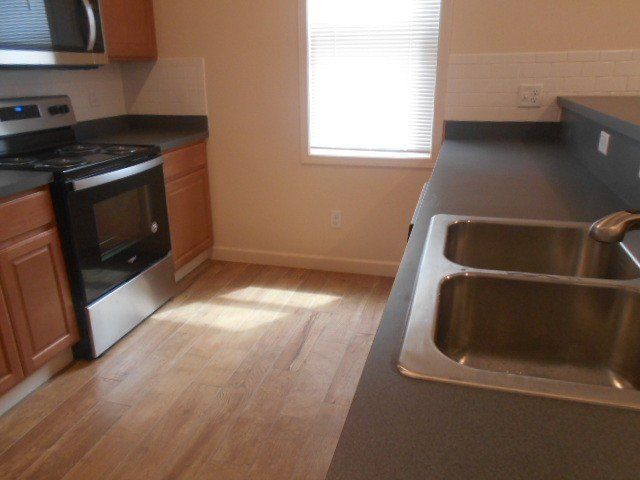 351 E. Northwood - Kitchen 01