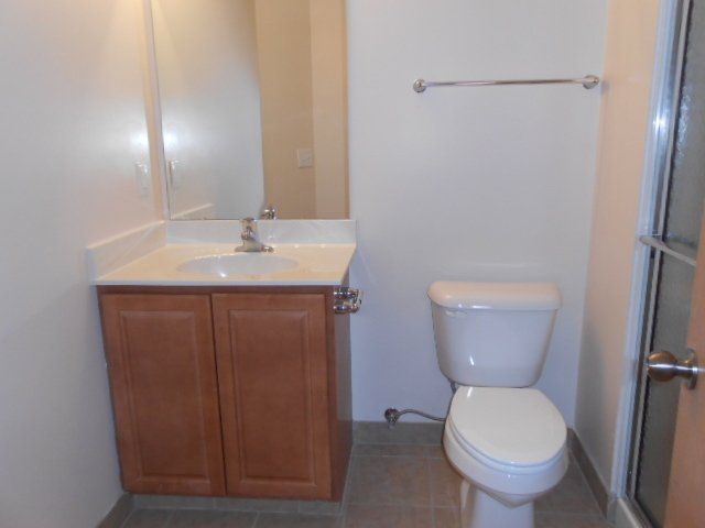 12-114 E. 11th Ave- Bathroom 01
