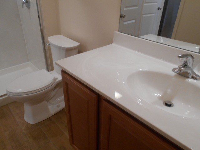 353 E. Northwood - Bathroom 01