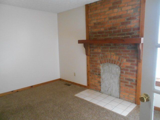 57 E. 14th Ave. Apt. A - Living Room 02