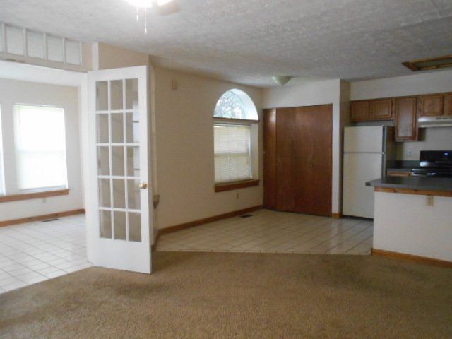 57 E. 14th Ave. Apt. A - Living Room