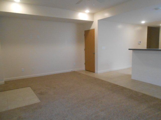 435-439 E. 16th Ave living room