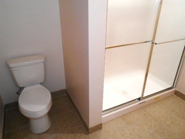 120 Frambes Ave standup shower