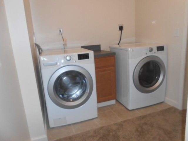 61-67 E. 8th Ave.  -Laundry 02