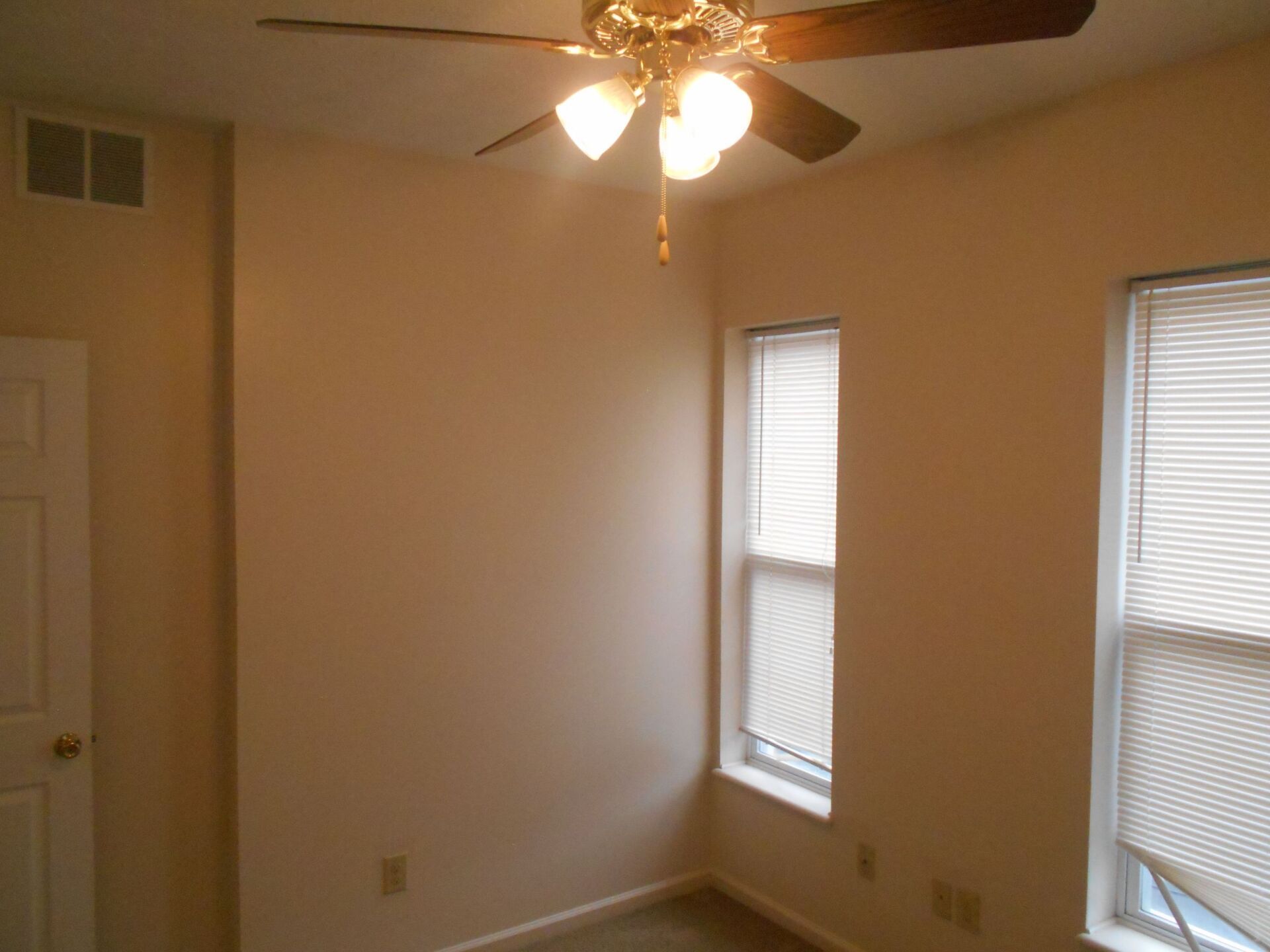 1522 Worthington bedroom 2