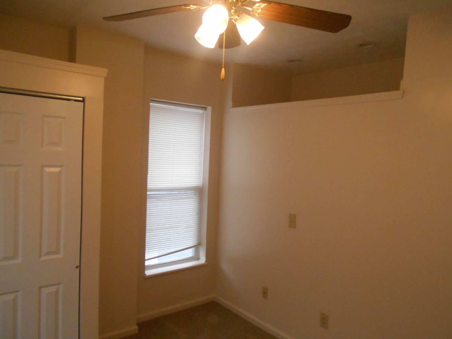 1522 Worthington bedroom