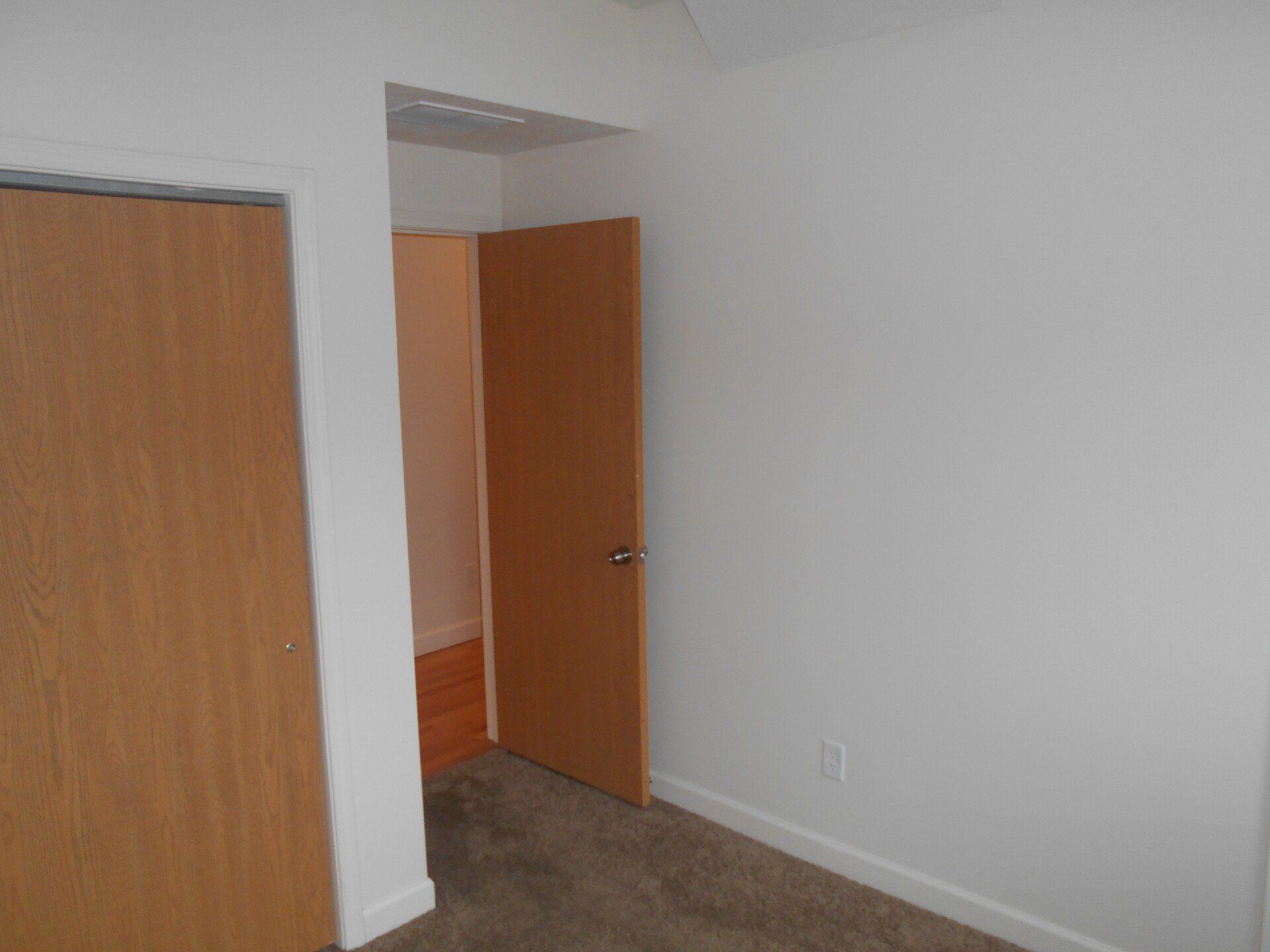 1509-1513 N. High St. - Bedroom 04