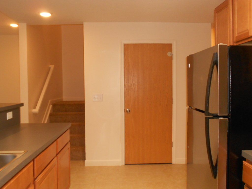 437 E. 16th Ave. - Kitchen 04