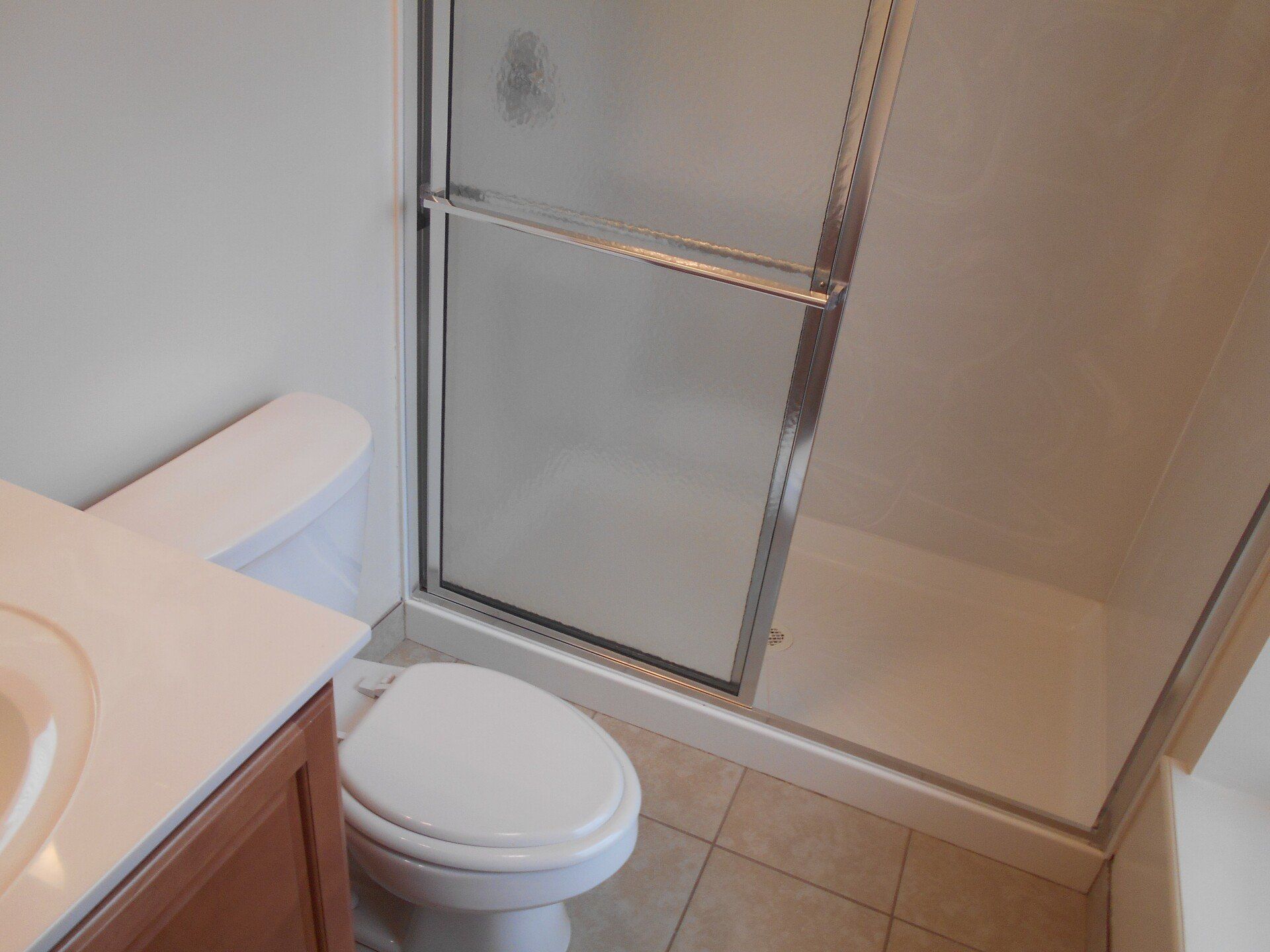 1509-1513 N. High St. - Bathroom 03