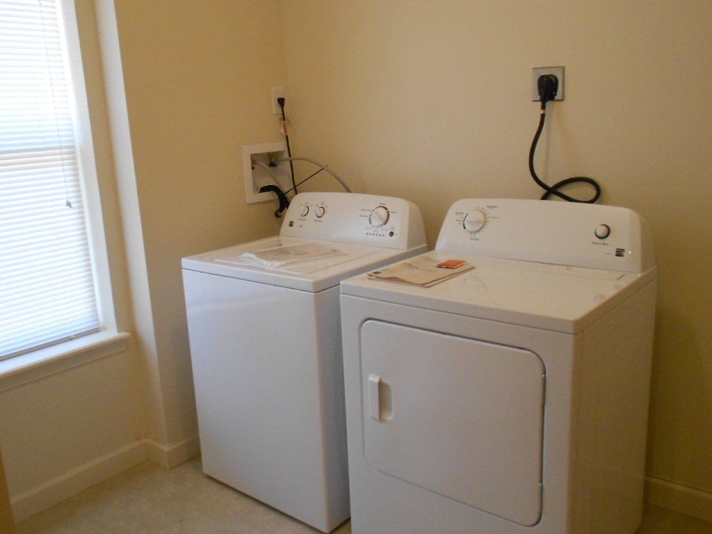 437 E. 16th Ave. - In Unit Laundry