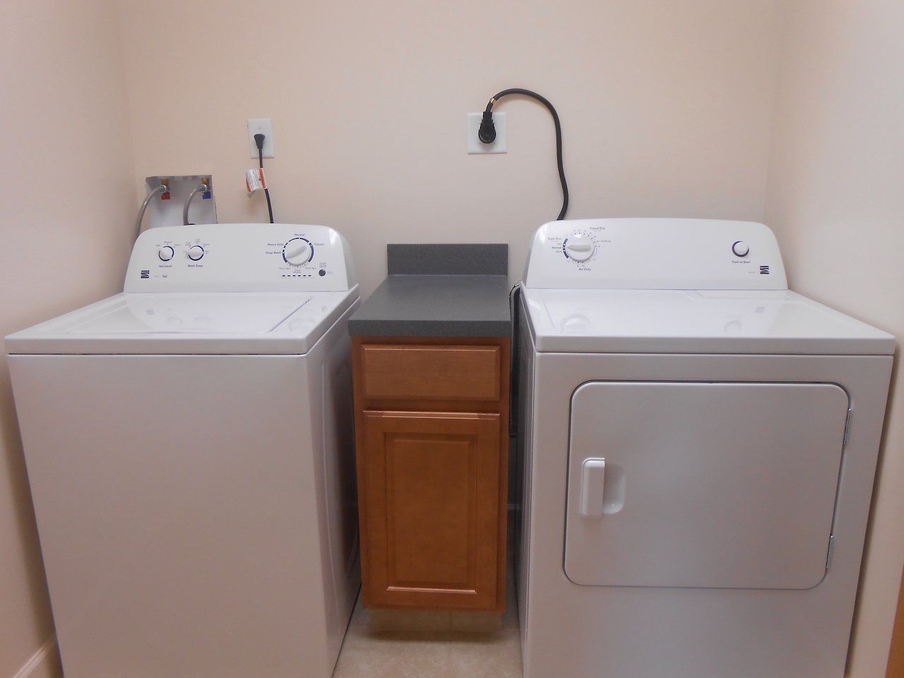 2359 Neil Ave. - In Unit Laundry