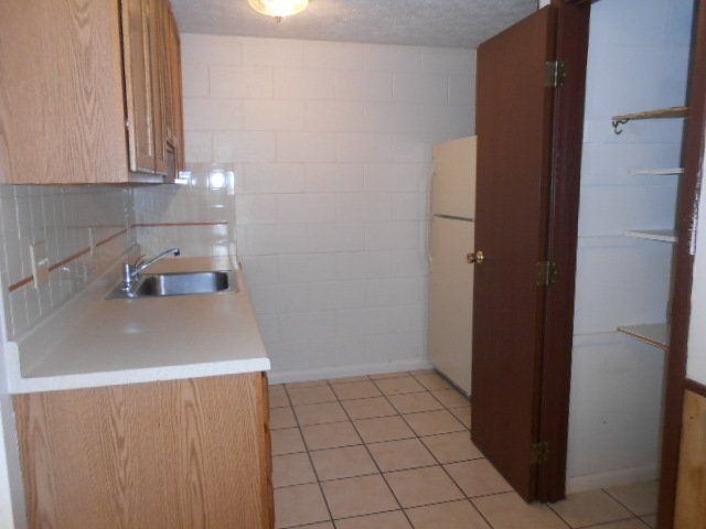 1523-1547 Worthington - Kitchen 01