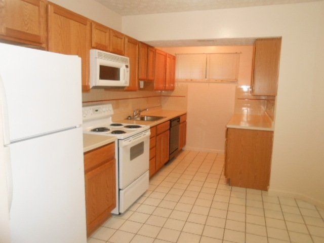 121 E. 15th Ave Apt. I interior