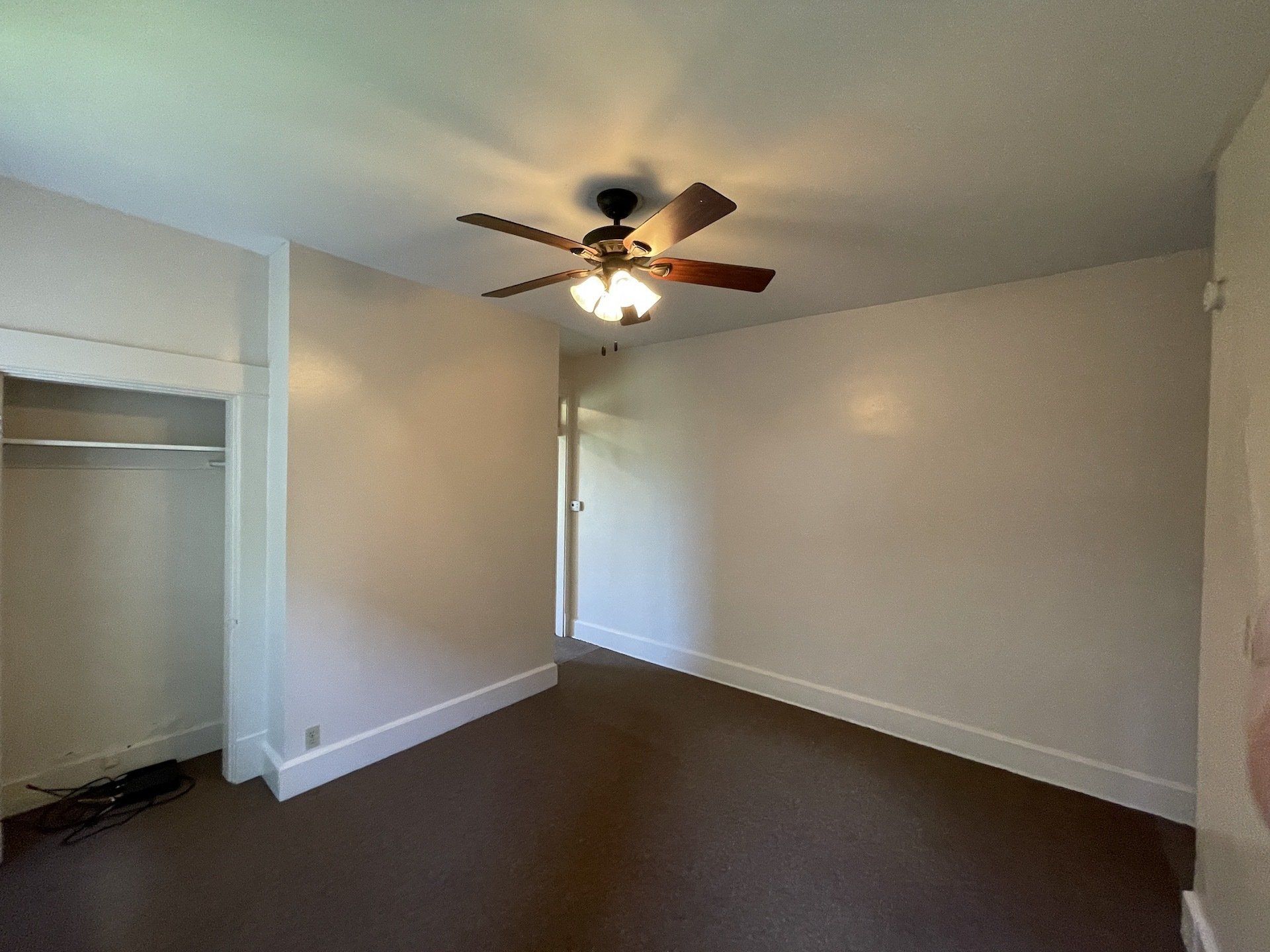 2304 1/2 -2306 1/2 N. High St.- Living Room 02
