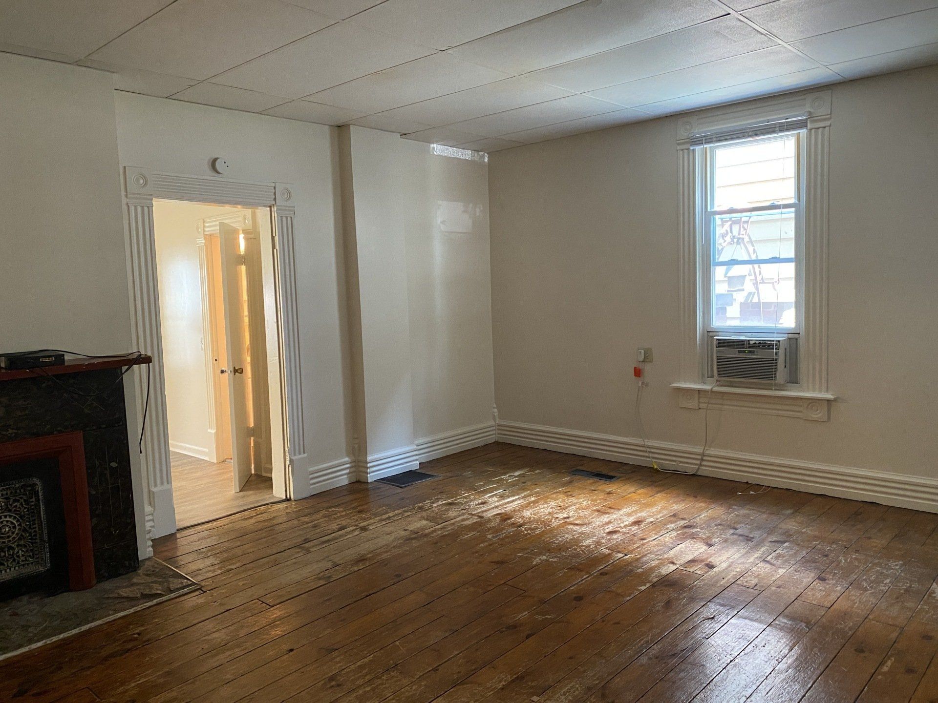 38 W. Northwood Ave. living room 2