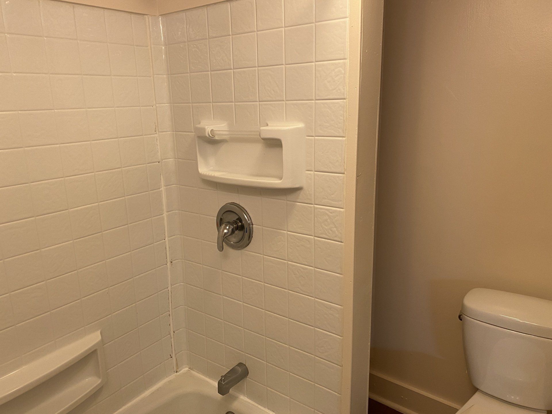 38 W. Northwood Ave. bathroom 3