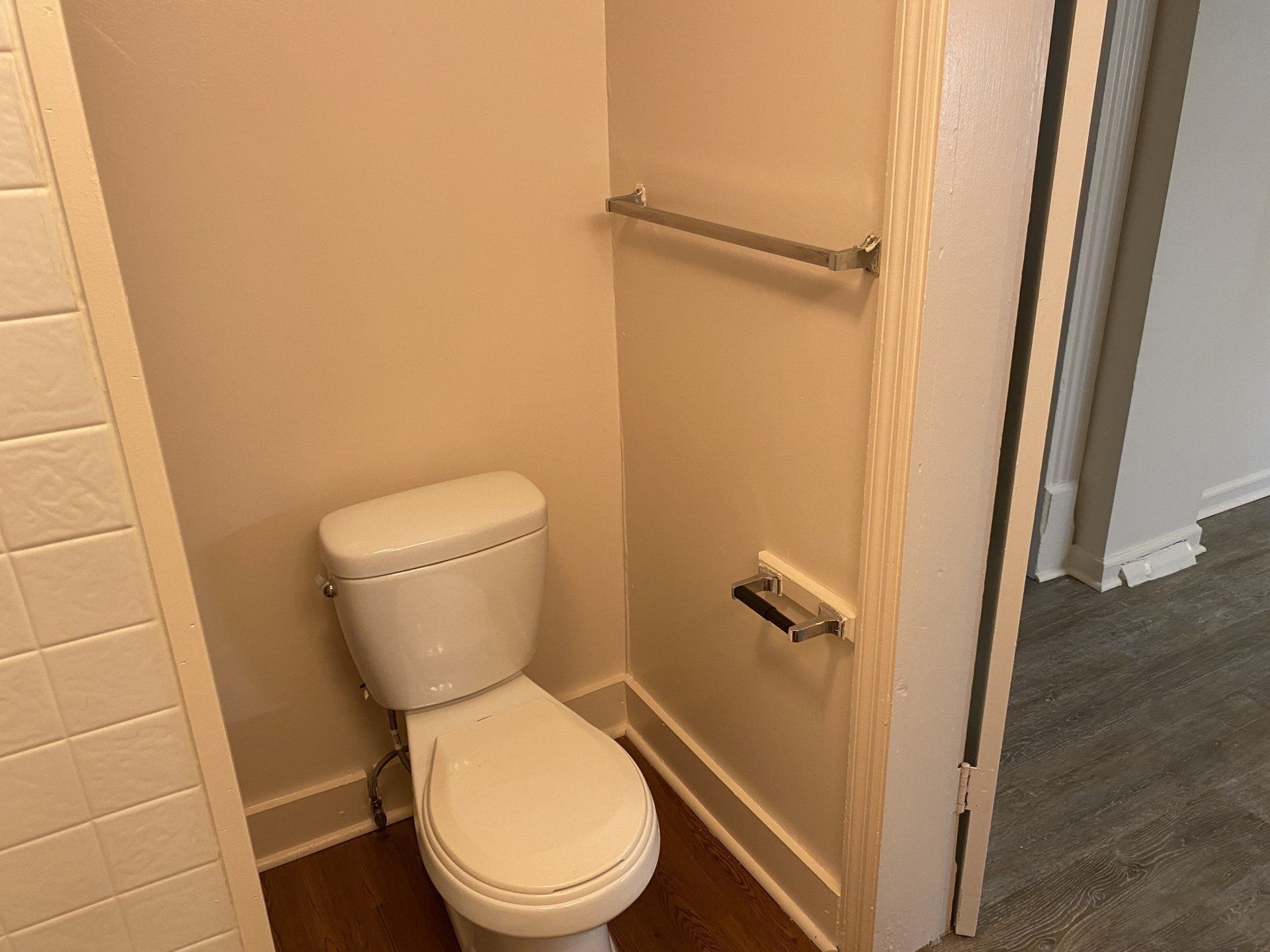 38 W. Northwood Ave. bathroom 1