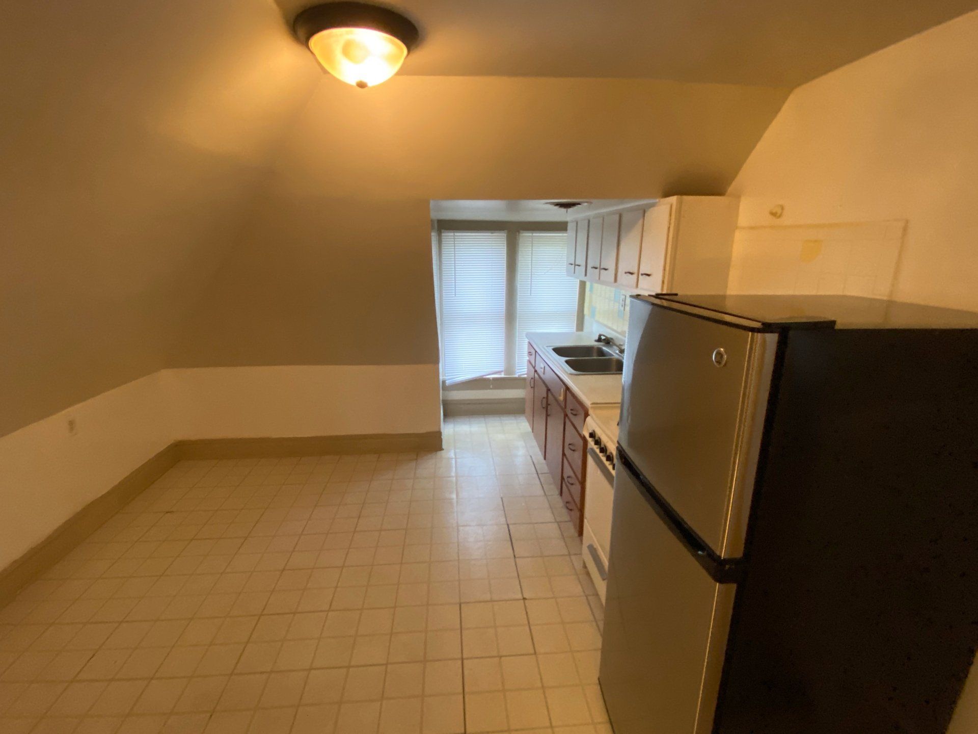 2268 N. High St. Apt. 5 -Kitchen 01