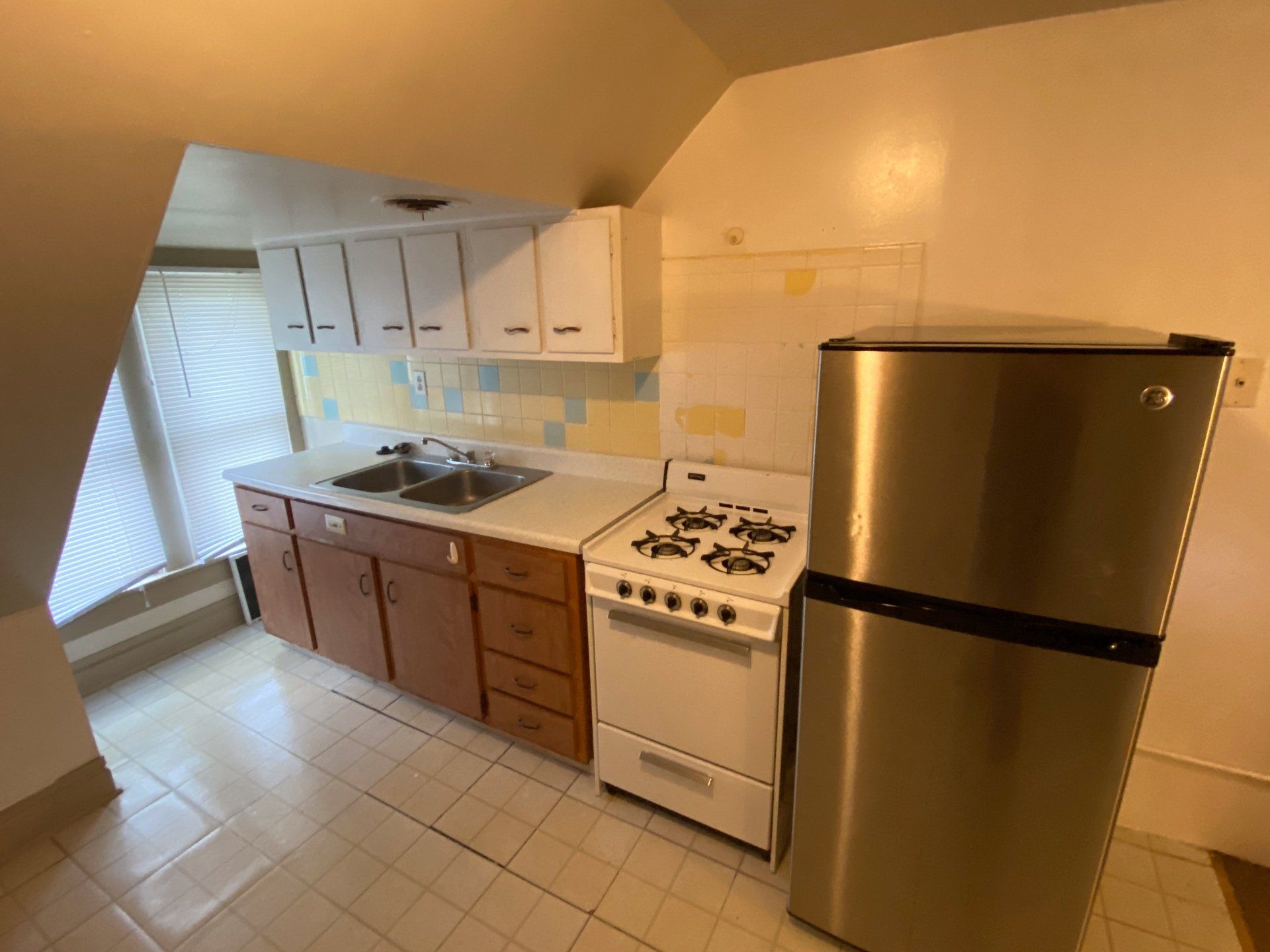 2268 N. High St. Apt. 5 -Kitchen 02