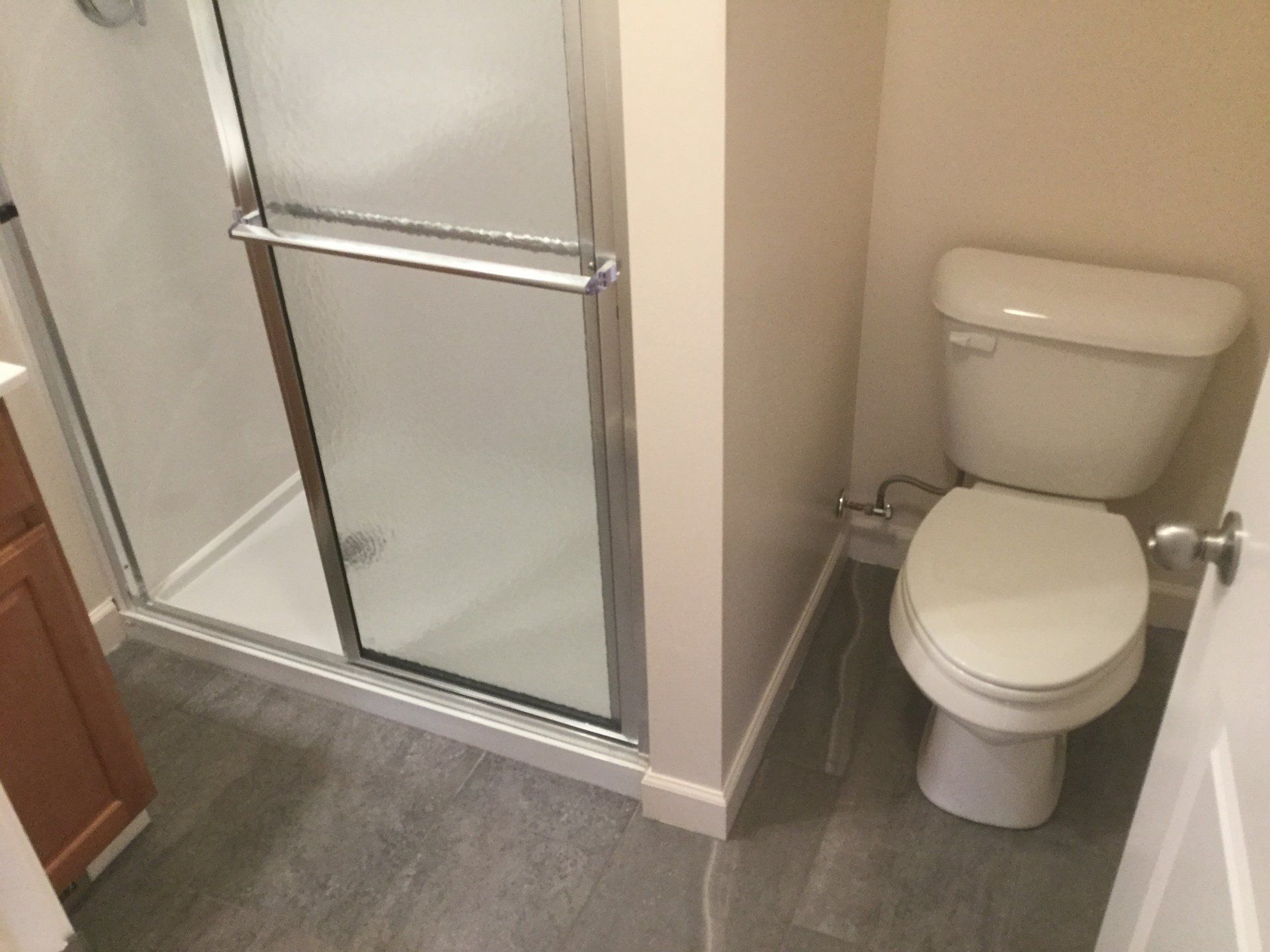 95 E. 11th Ave Apt. C bathroom