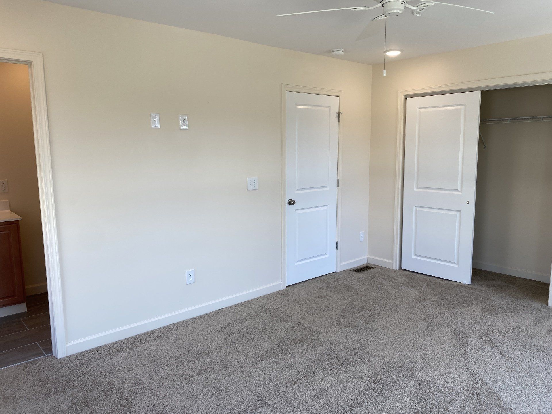 90-106 E. 10th Ave interior