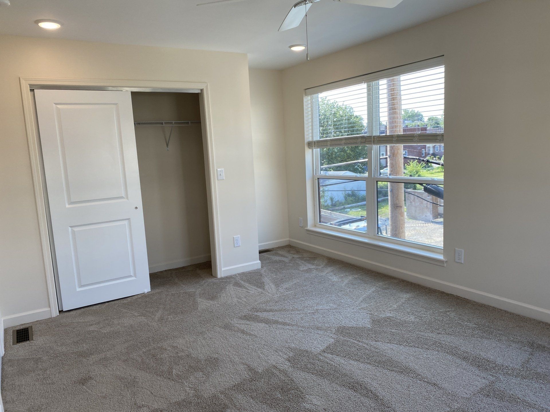 90-106 E. 10th Ave spacious bedroom