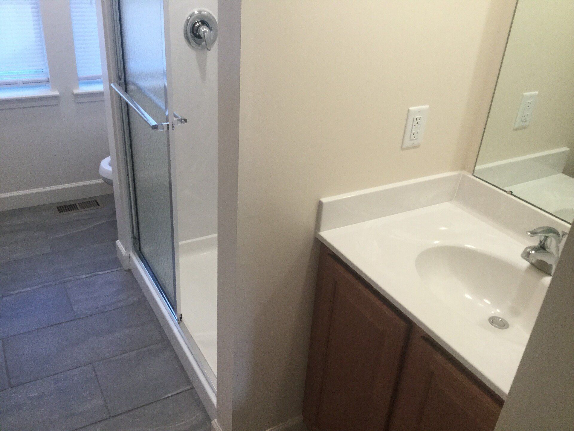 103 E. 11th Ave bathroom