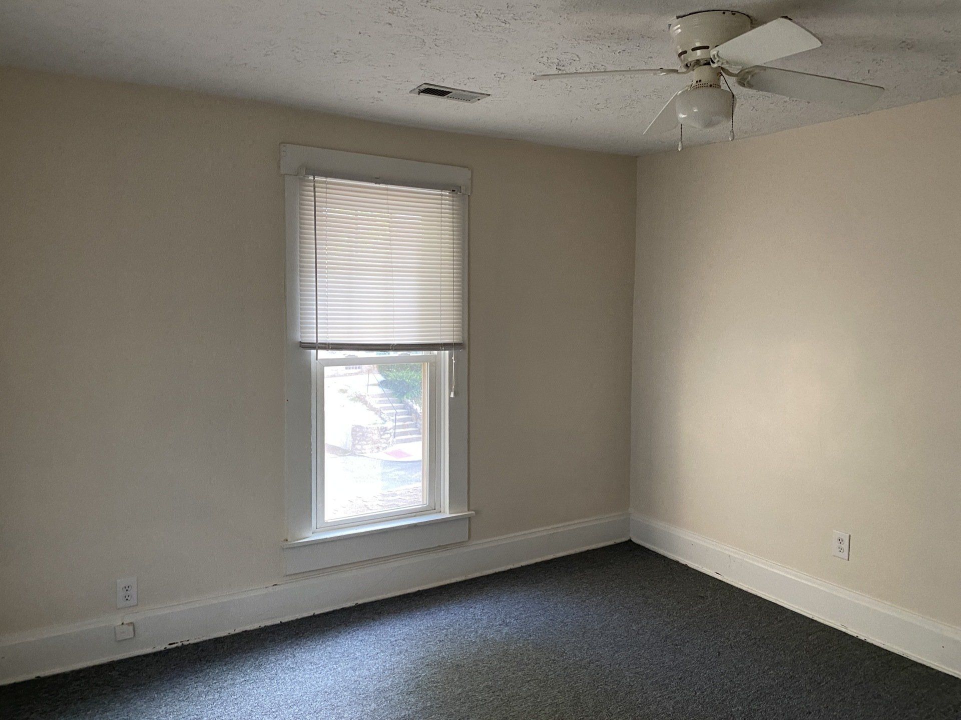 35 W. Oakland Ave interior