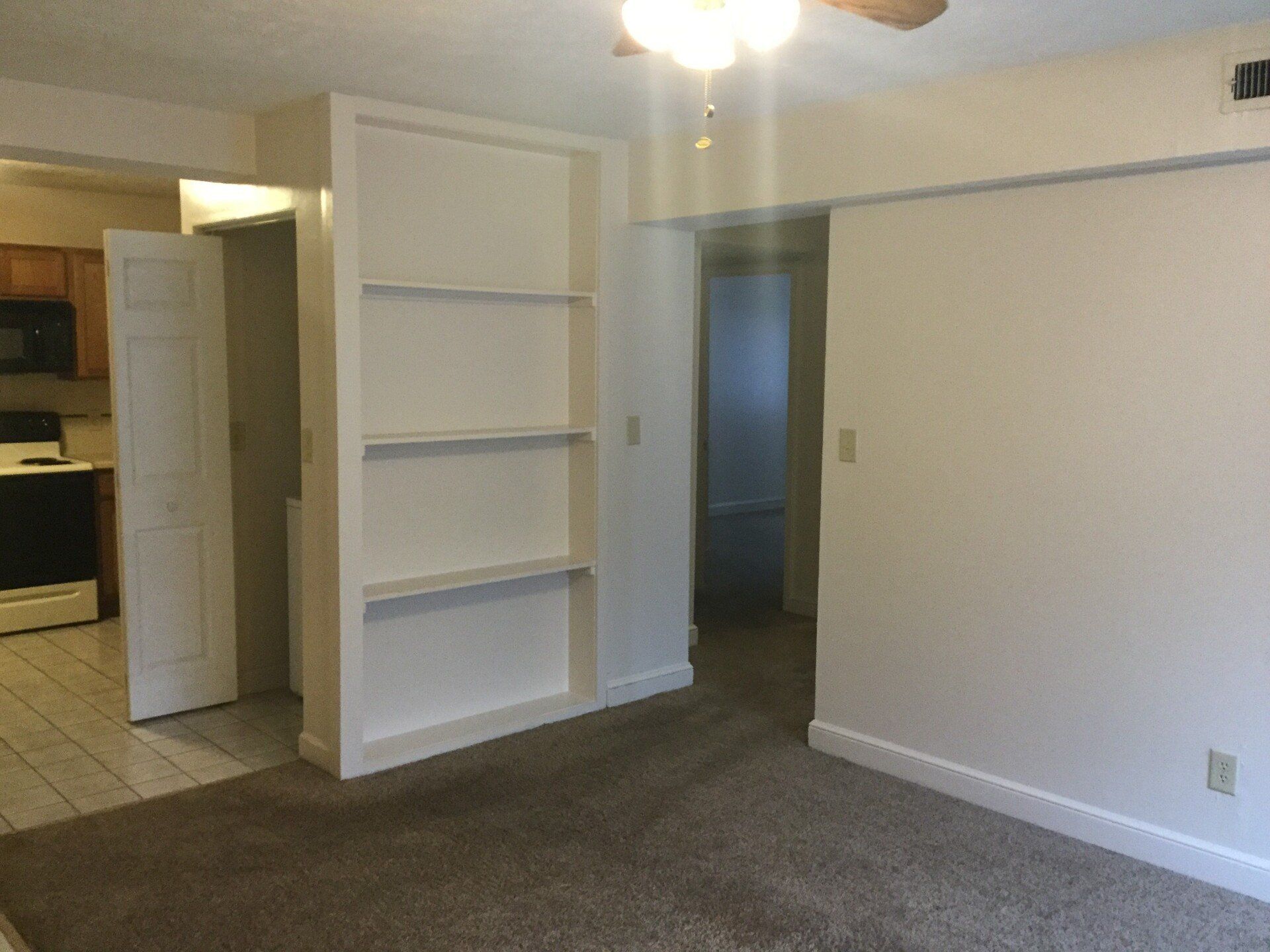 171 W. Maynard Apt. 1C interior