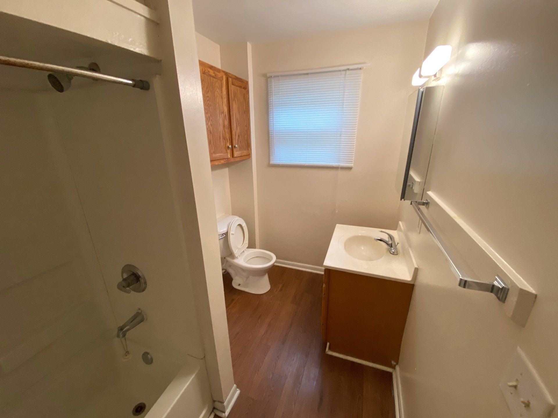 43 W. Oakland Ave bathroom