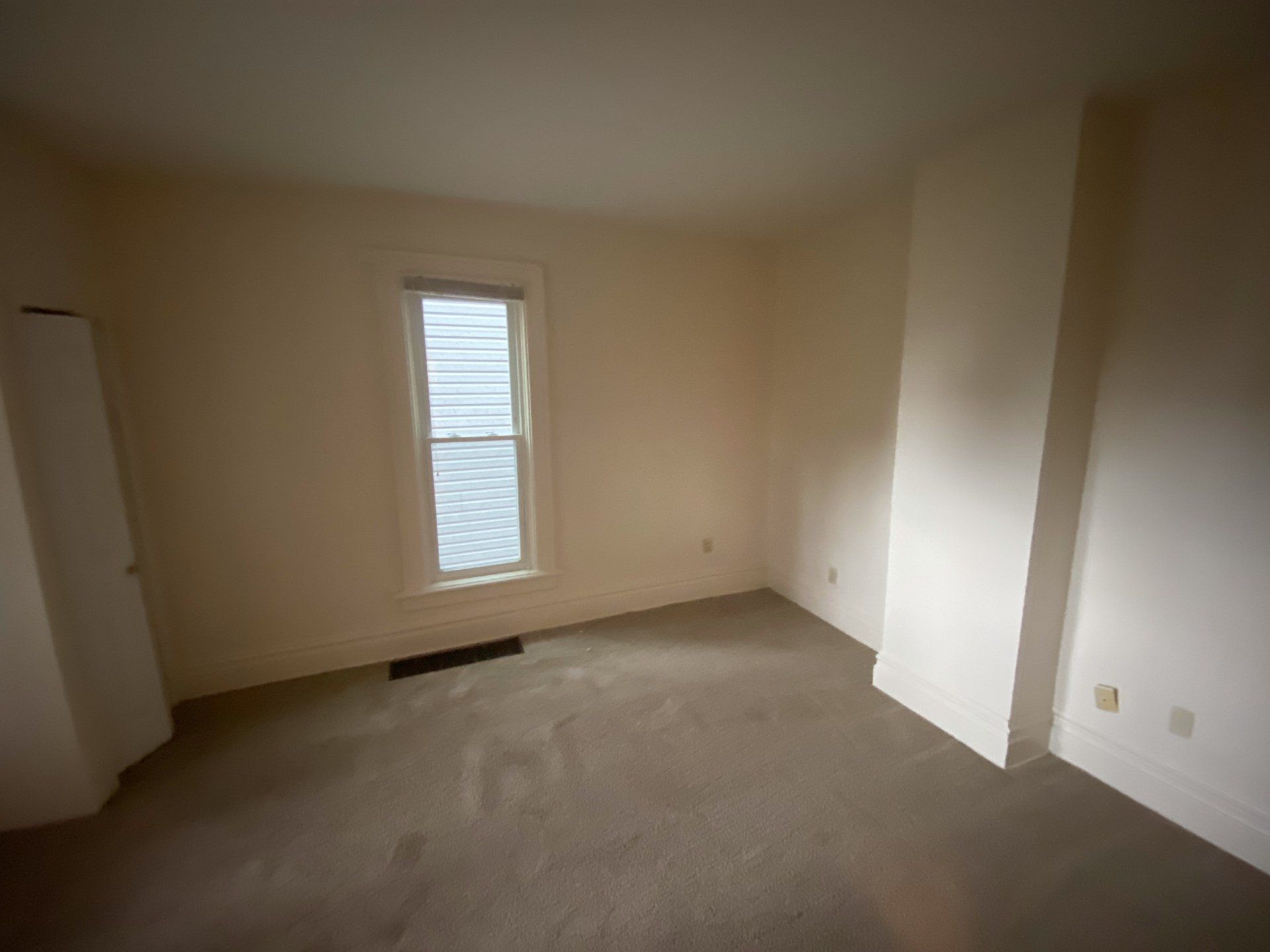 44 W. Northwood Ave - Bedroom with windows 02