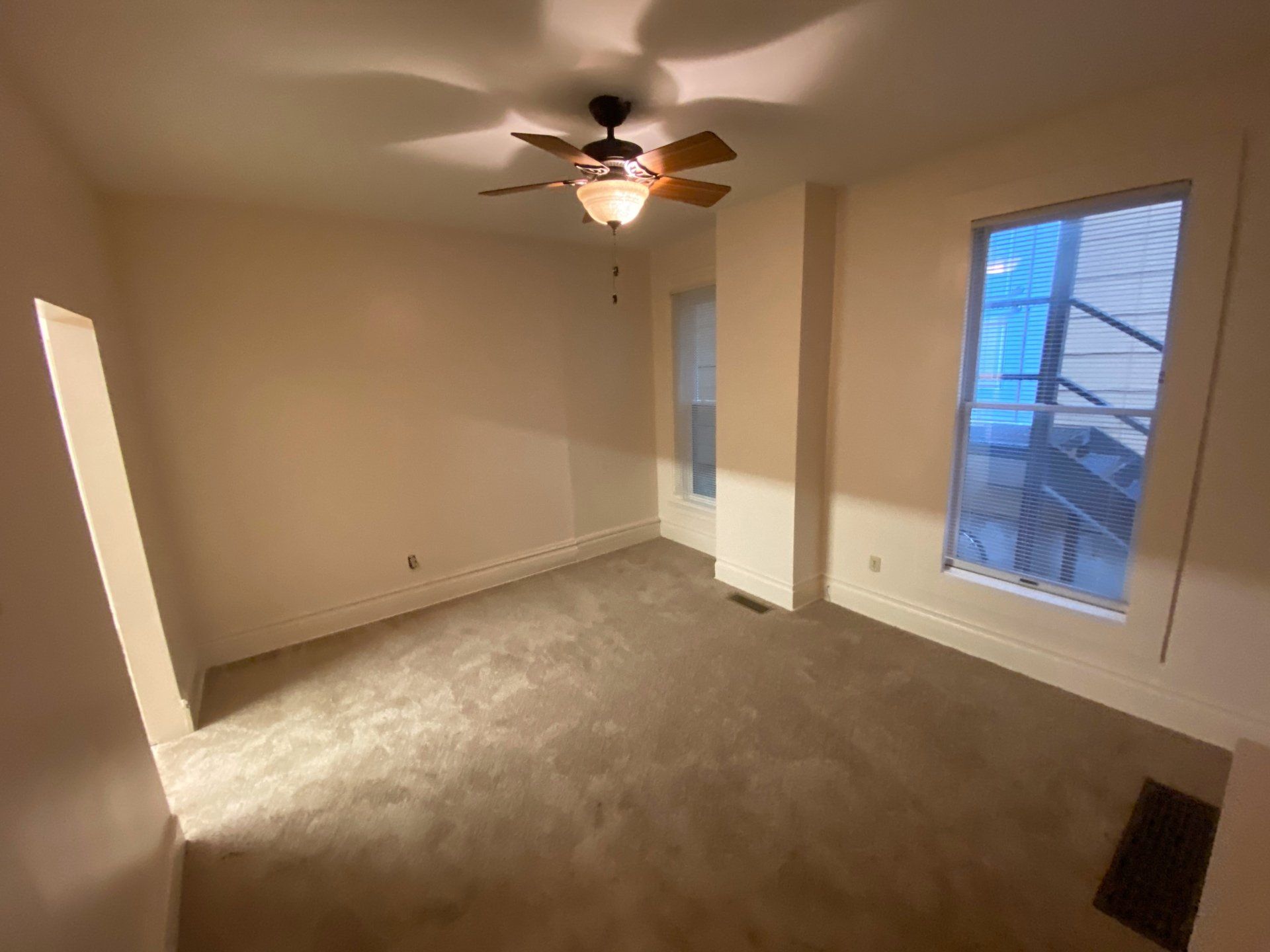 44 W. Northwood Ave - Living Room with ceiling Fan