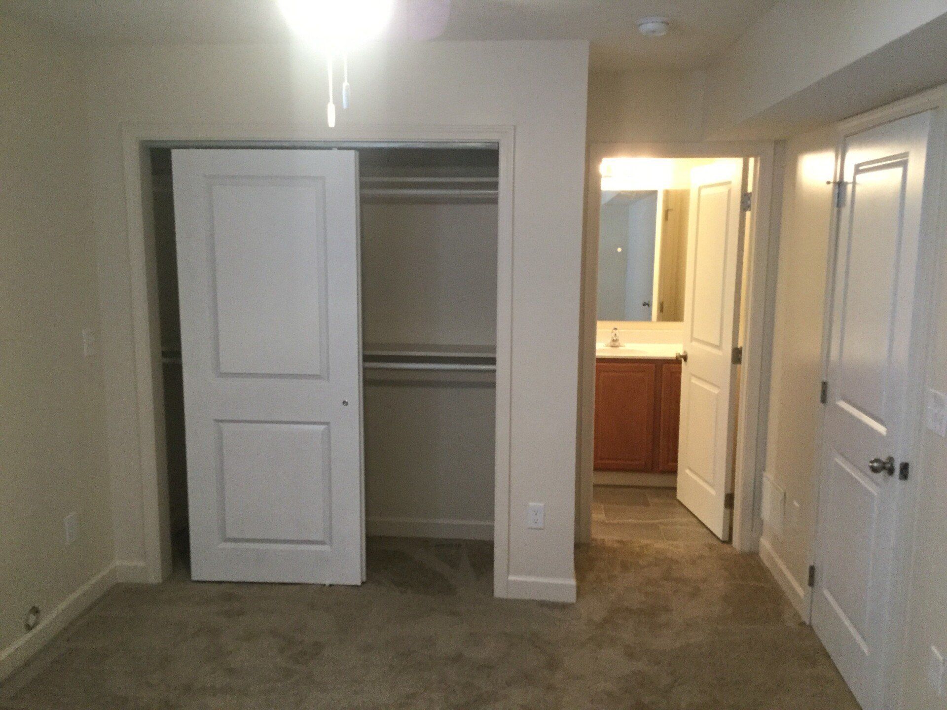 120 - 124 W. 8th Ave interior