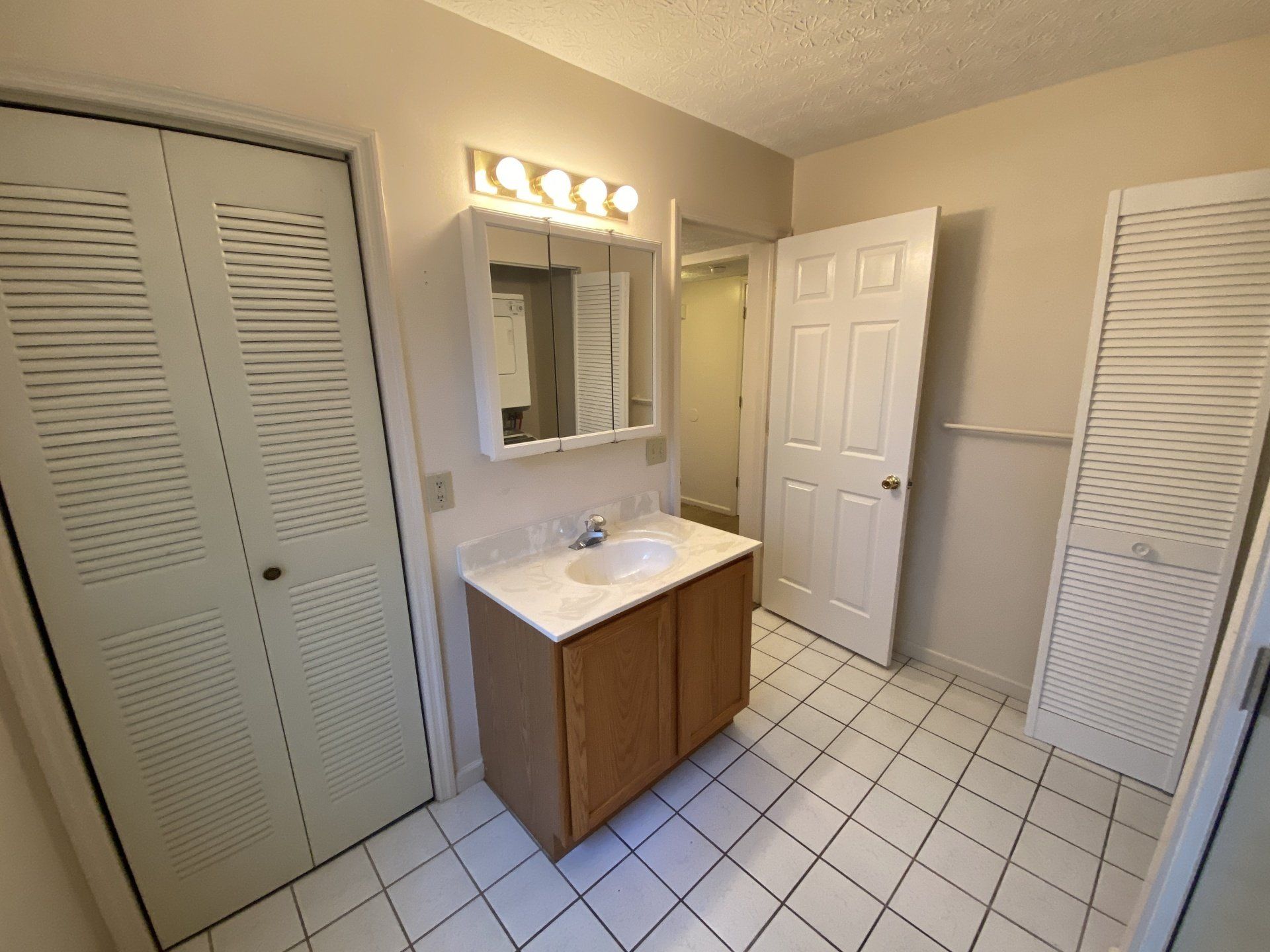 121 E. 15th Ave Apt. C interior