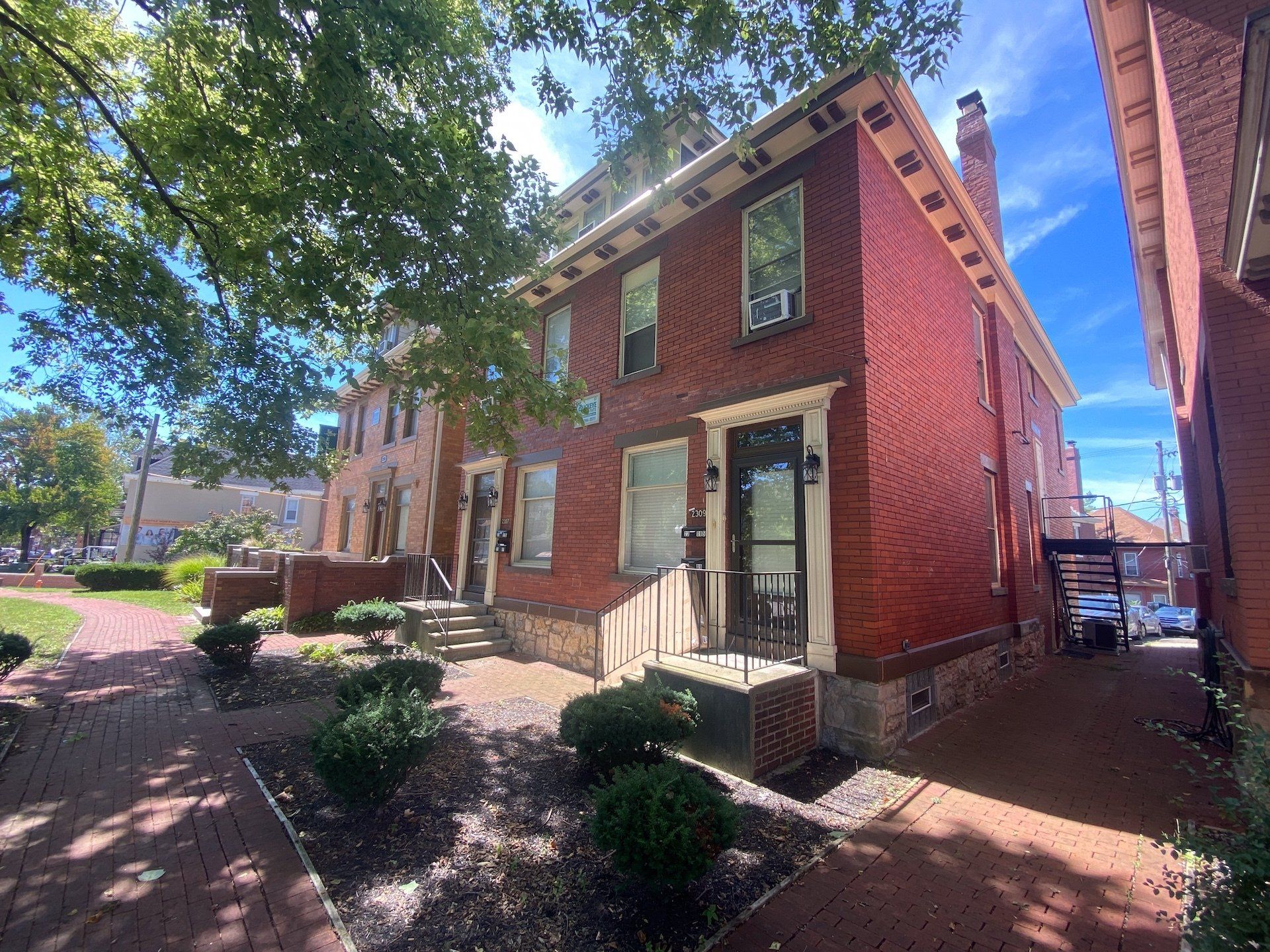 2307 1/2 -2309 1/2 N. High St.