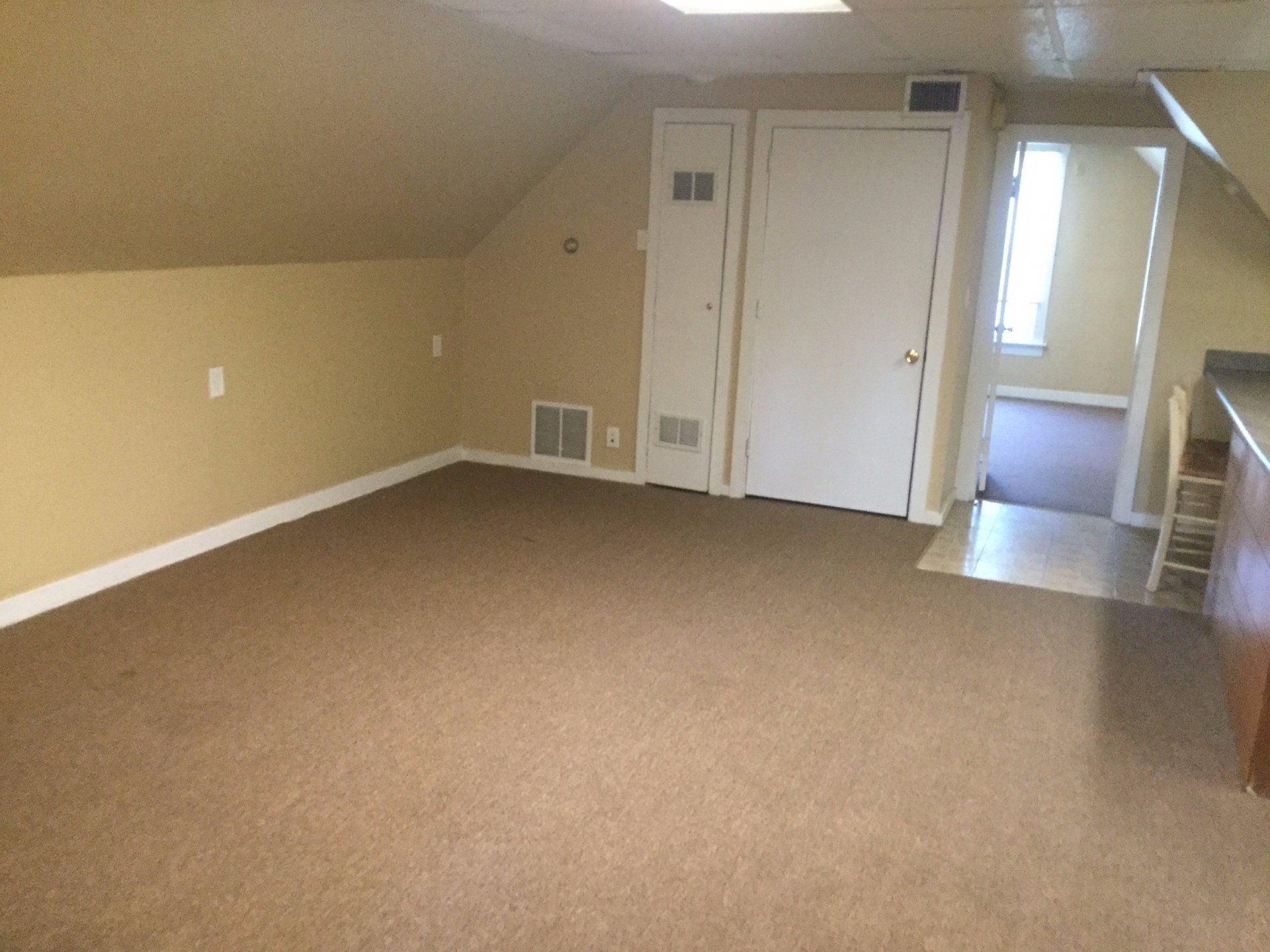 55 W. Oakland Ave. Apt. 2 living room 6