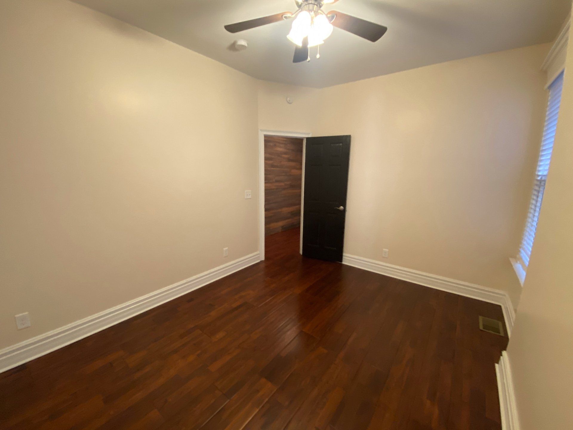 2309 N. High St interior 11