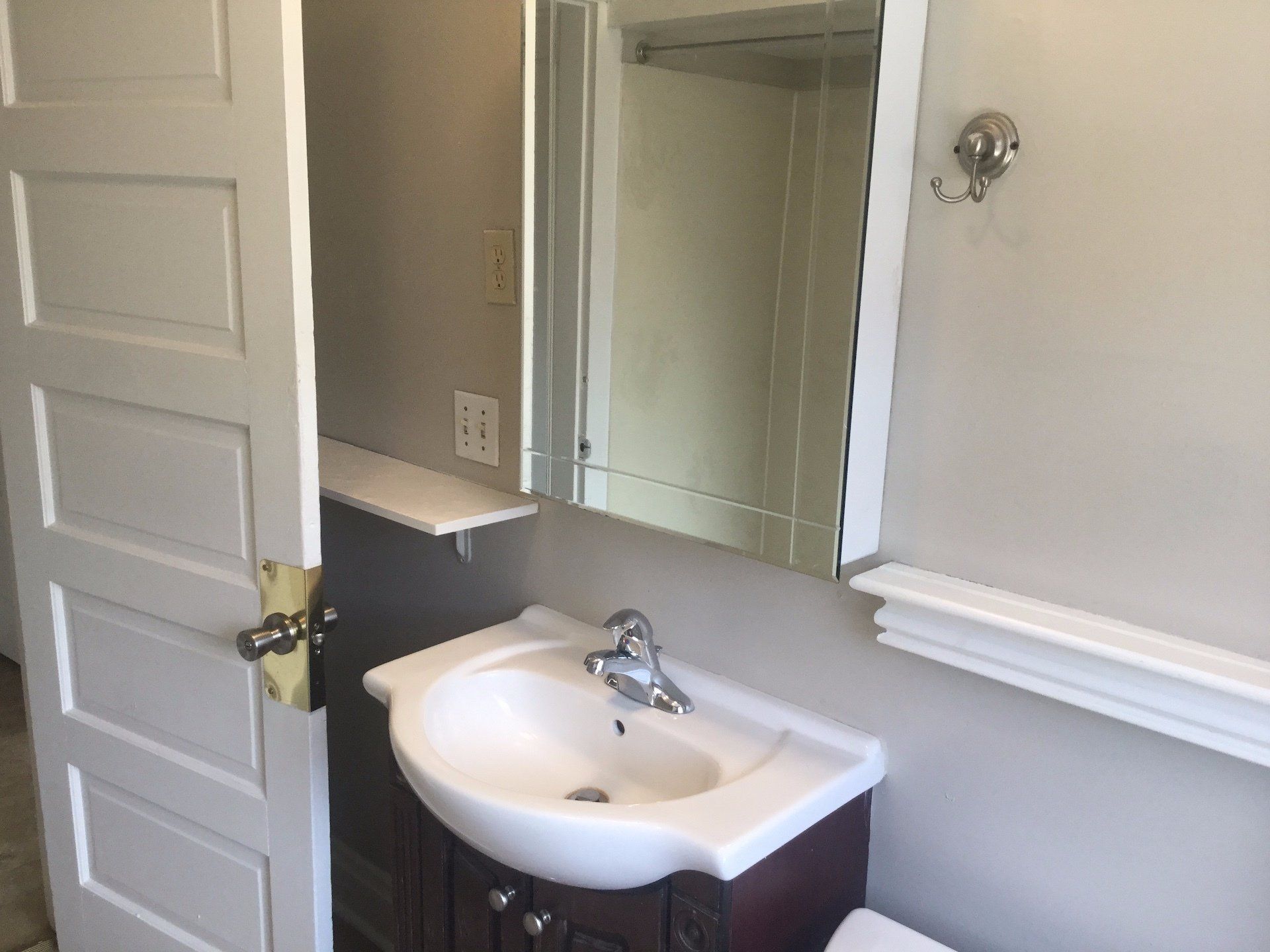 2303 N. High St. - Bathroom 01