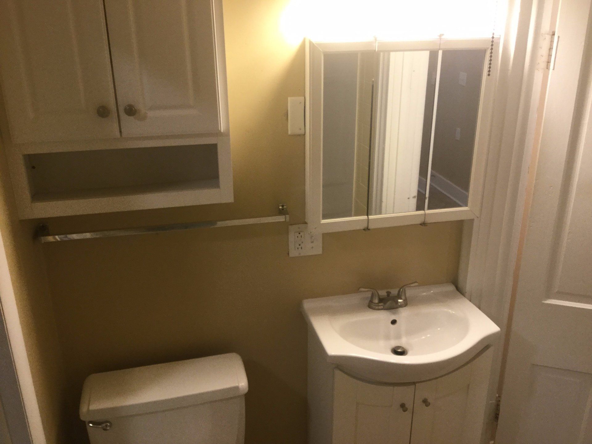 61 W. Northwood Ave. - Bathroom 01