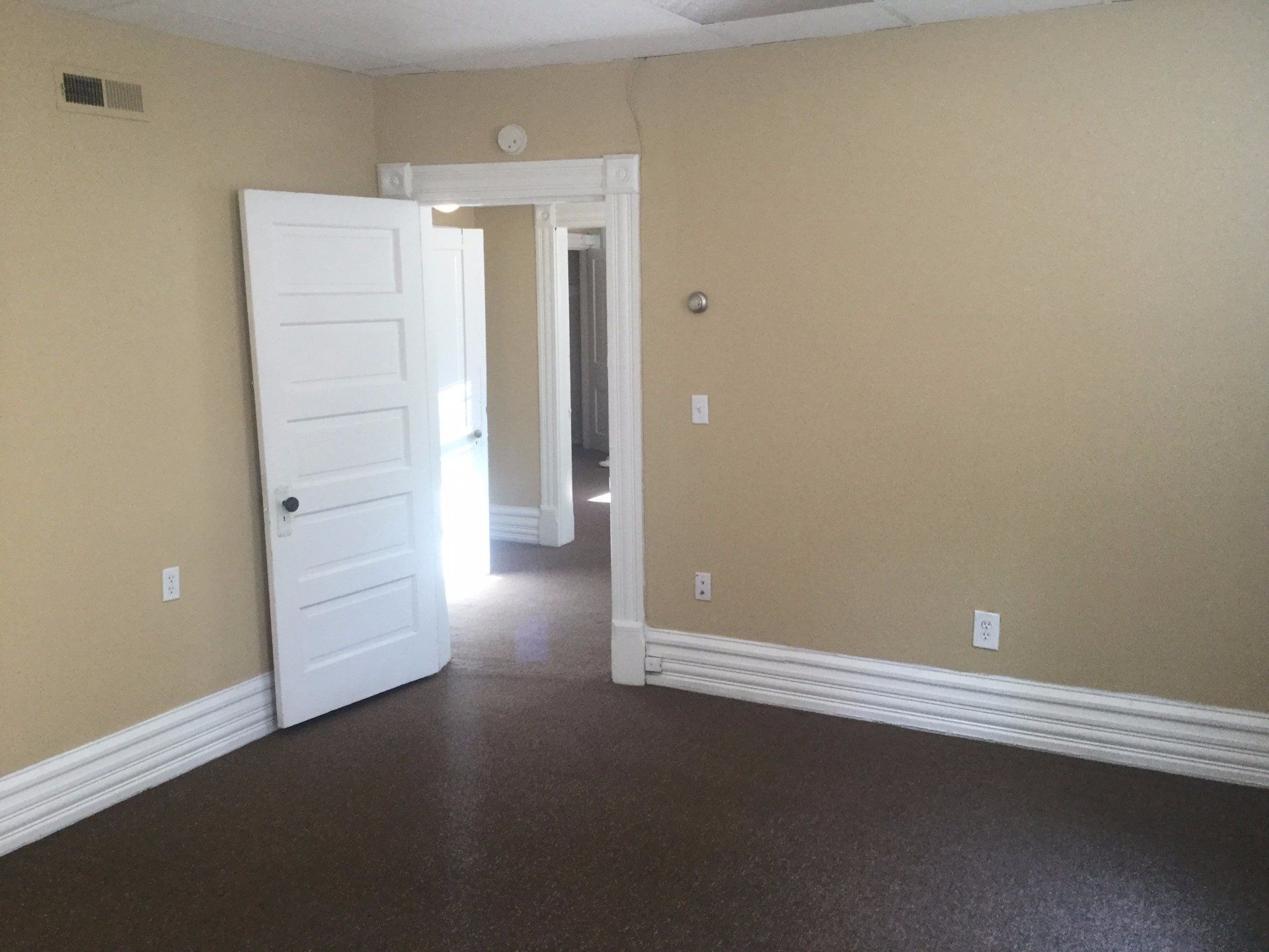 63 W. Northwood Ave interior 1