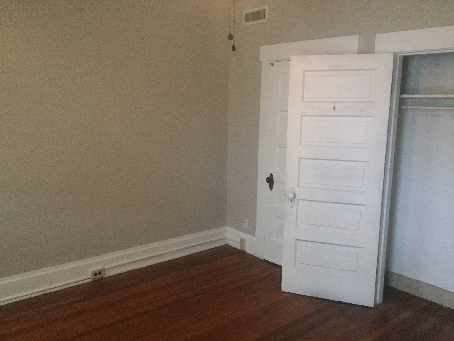 2307 1/2 -2309 1/2 N. High St. - Bedroom 01