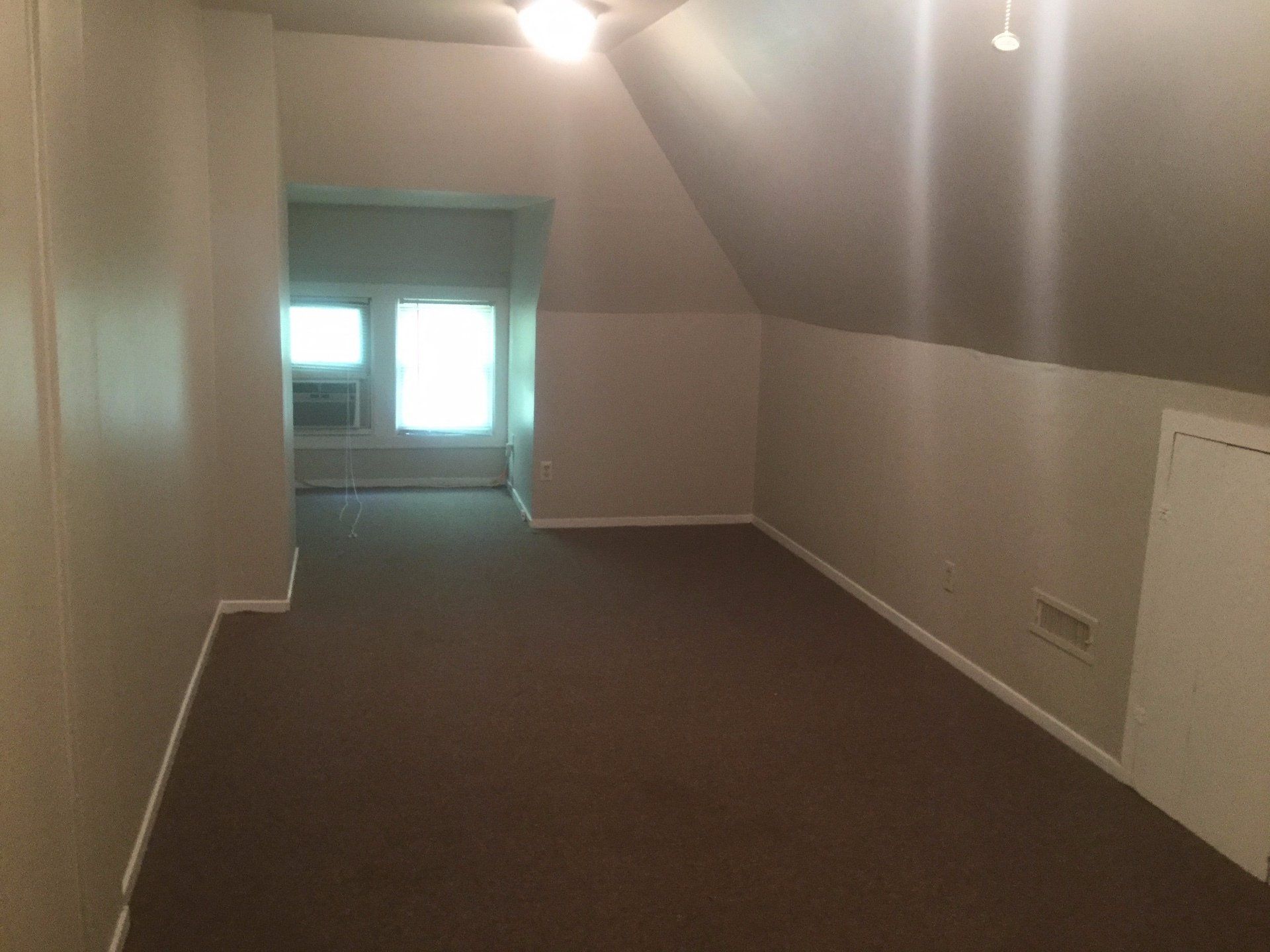 2307 1/2 -2309 1/2 N. High St. - Bedroom 07