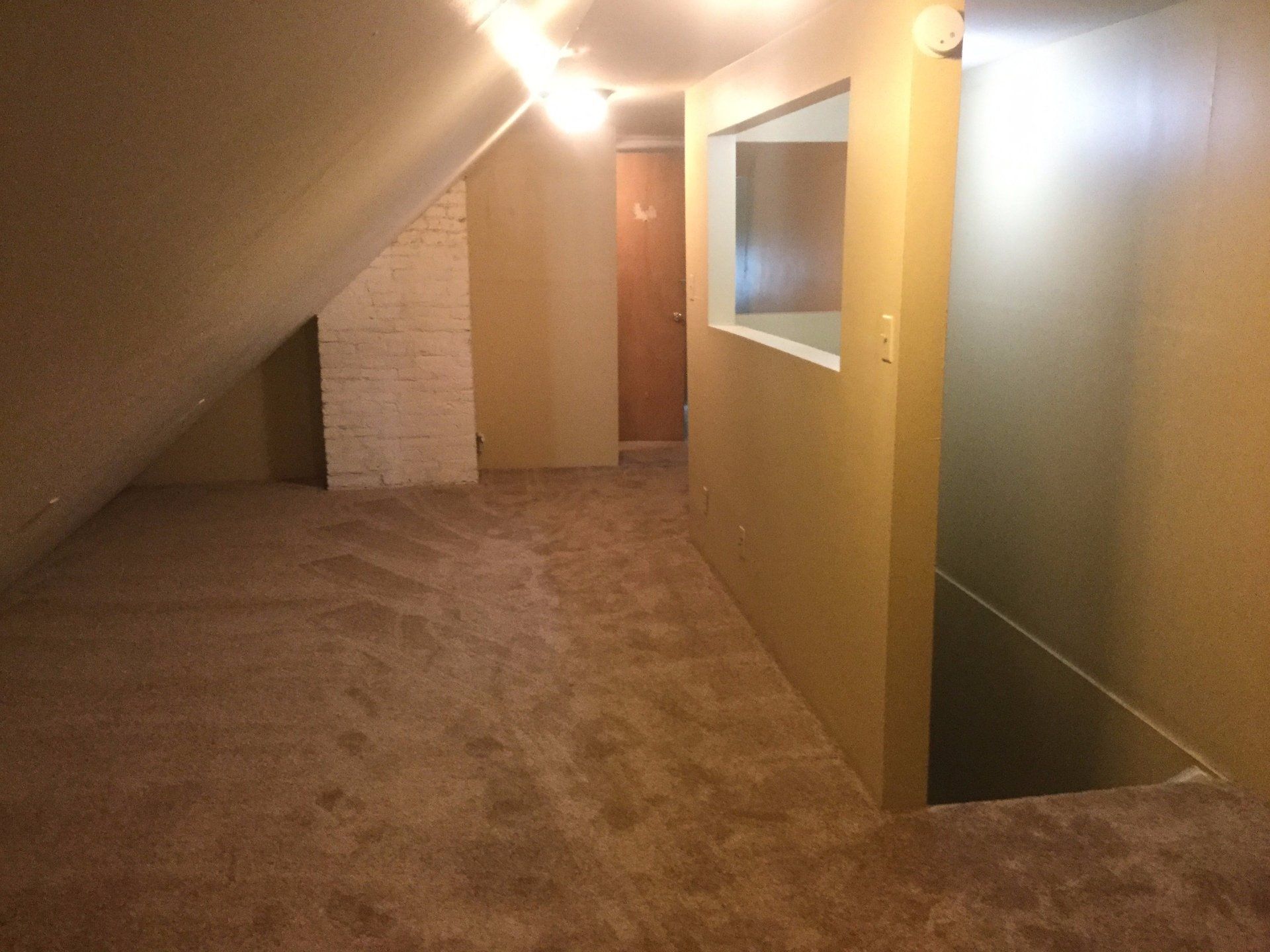 51 W. Northwood Ave vaulted ceilings