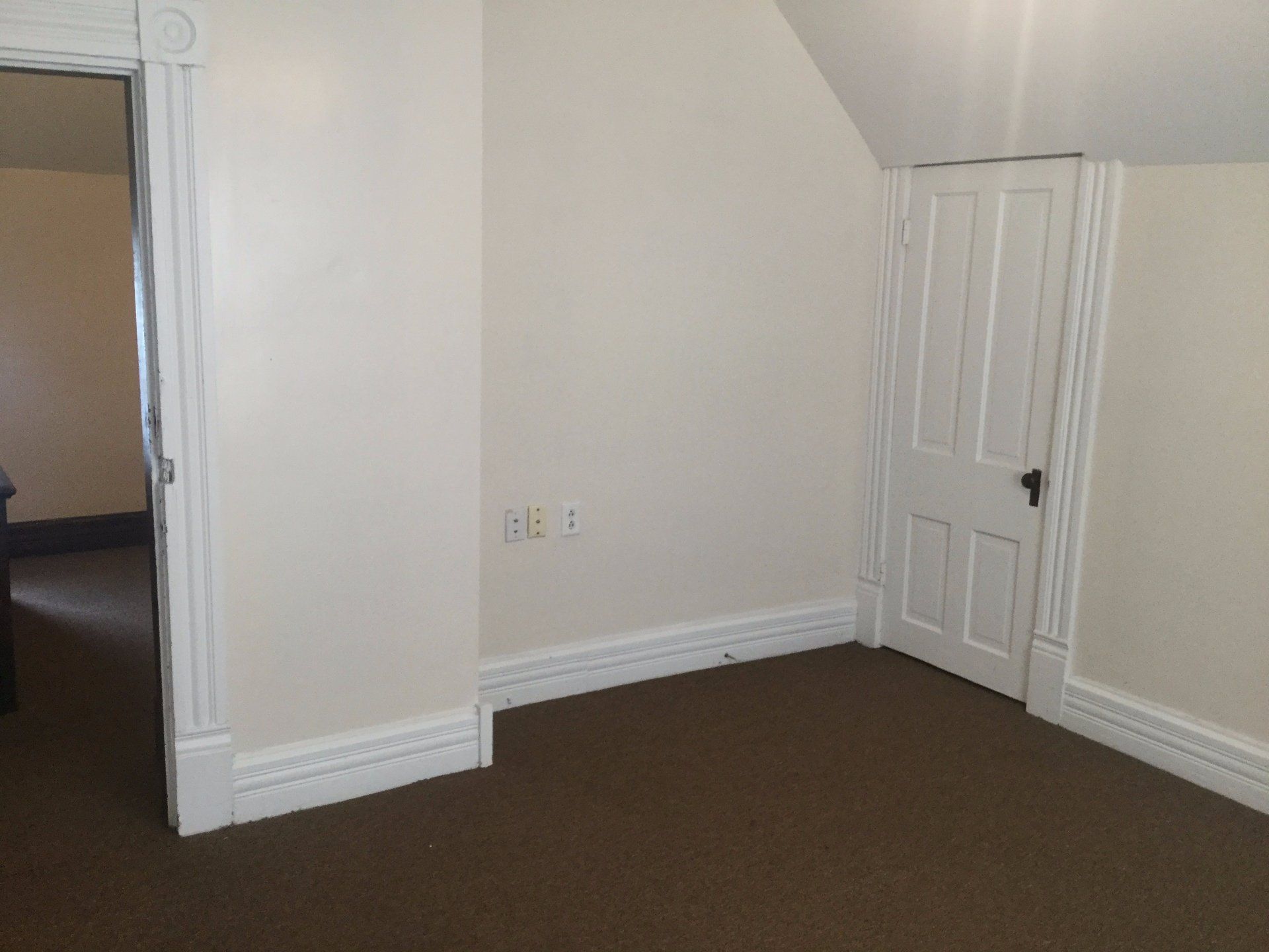 46 W. Northwood Ave bedroom doorway