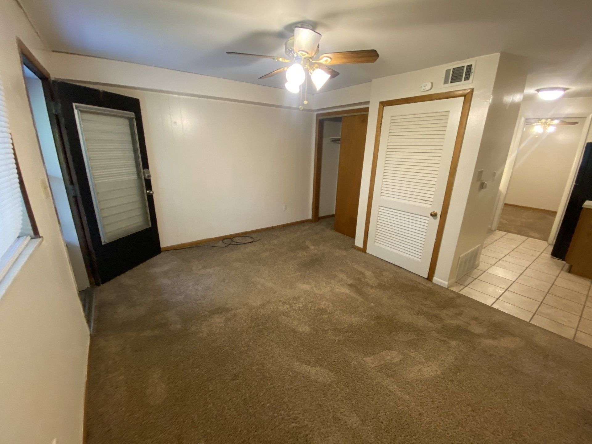 365-367 W. 6th Ave interior 9