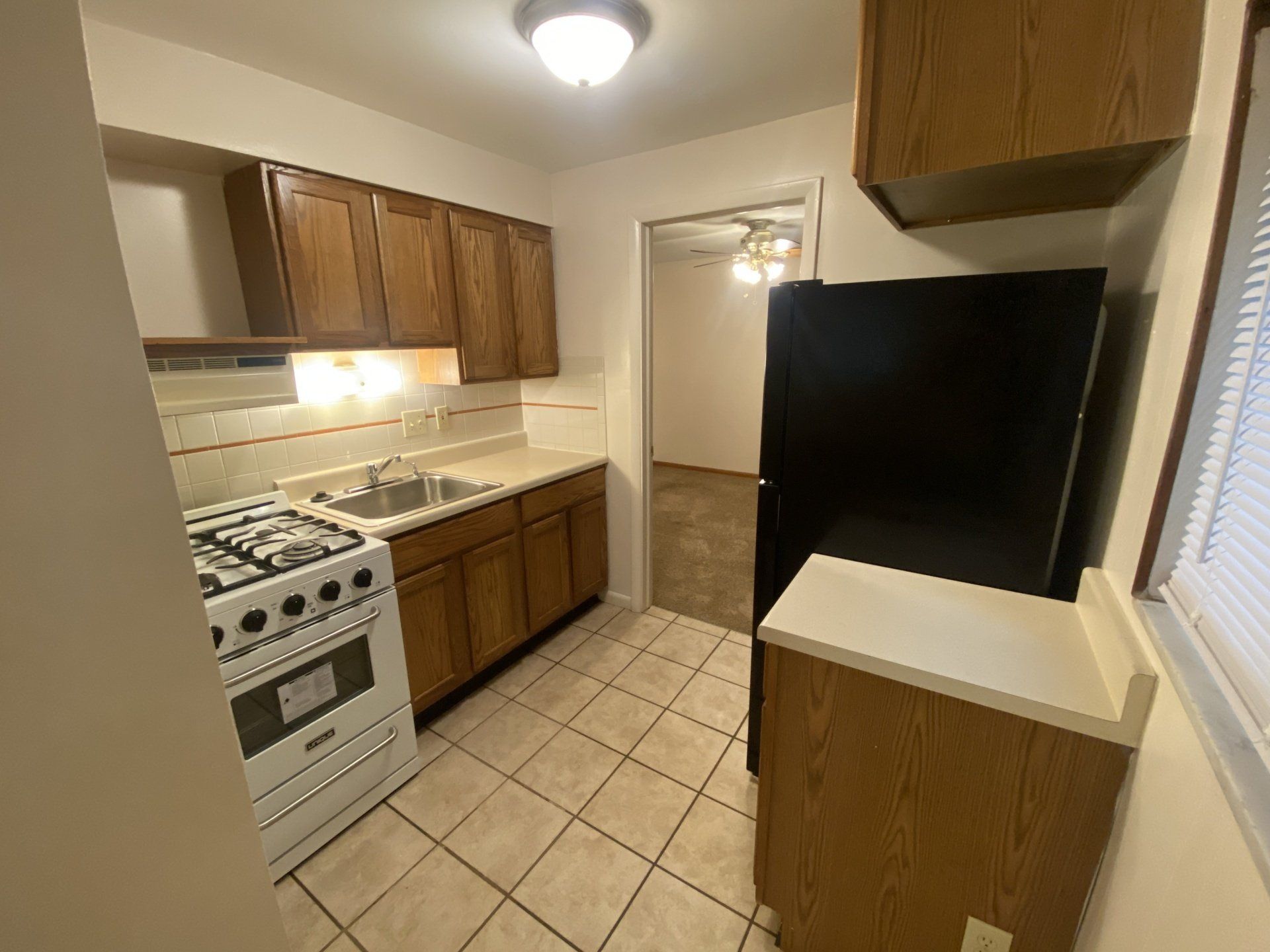 365-367 W. 6th Ave interior 7